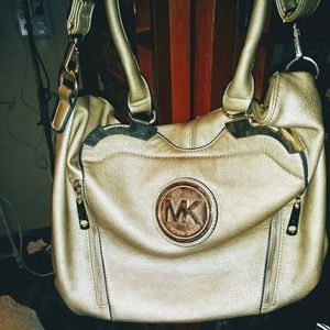 MICHAEL KORS GOLD PURSE/TOTE